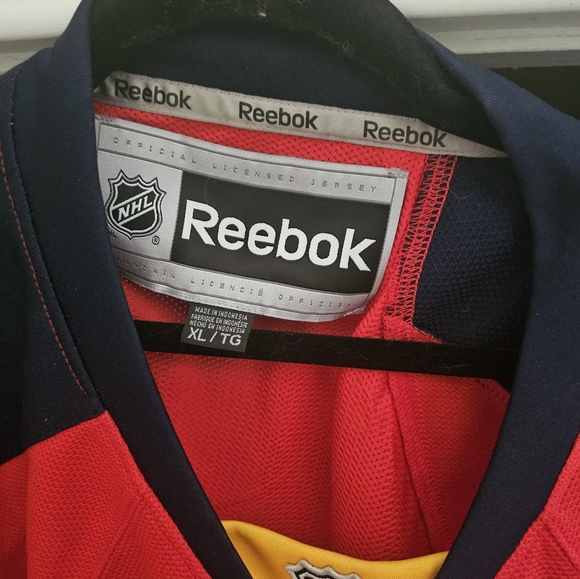 NHL Reebok Panthers jersey with hat - Picture 4 of 5